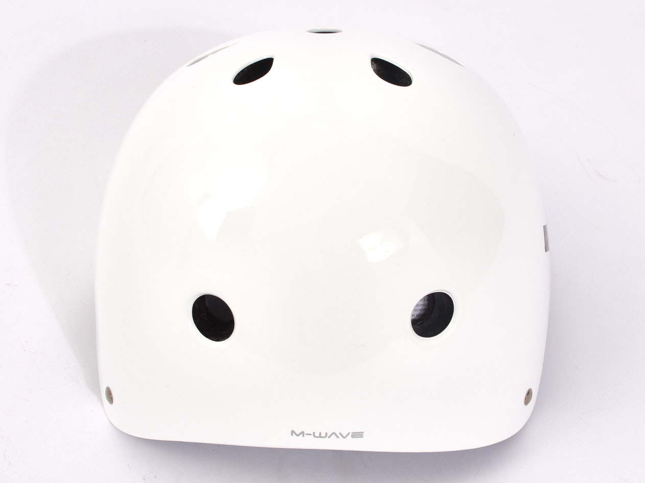 Weißer BMX Helm mit Microshellschale von hinten