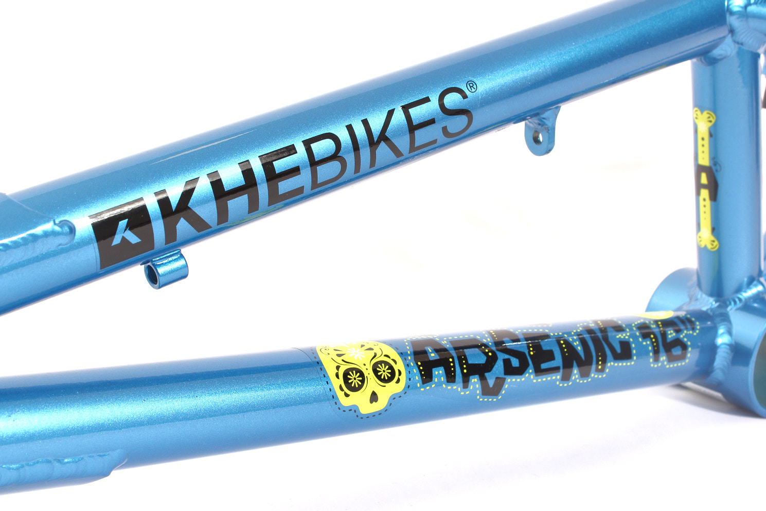 Nahansicht Rahmen KHEbikes und Arsenic Logo