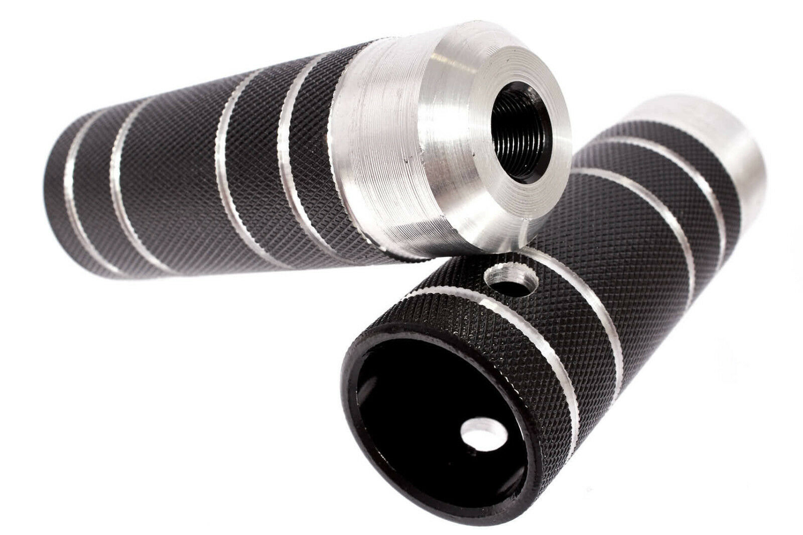 Seitenansicht Pegs KHEbikes schwarz-chrom aus 7005 Aluminium