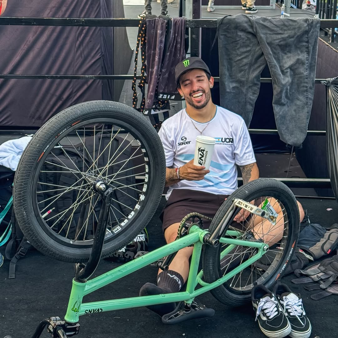 BMX folding tyre KHE MAC2+ 20 inch x 2.3 inch