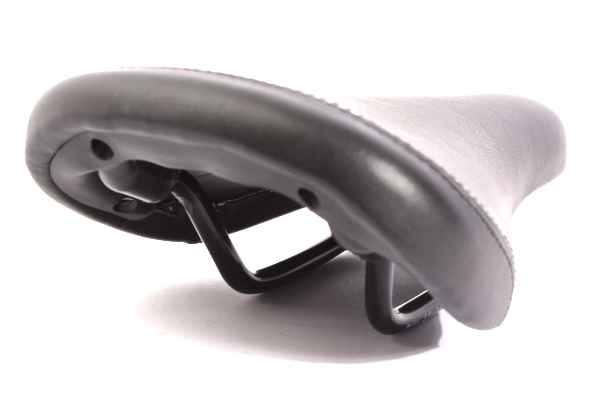 BMX Sattel mit mittlerer Polsterung von hinten BMX Sattel mit mittlerer Polsterung von hinten