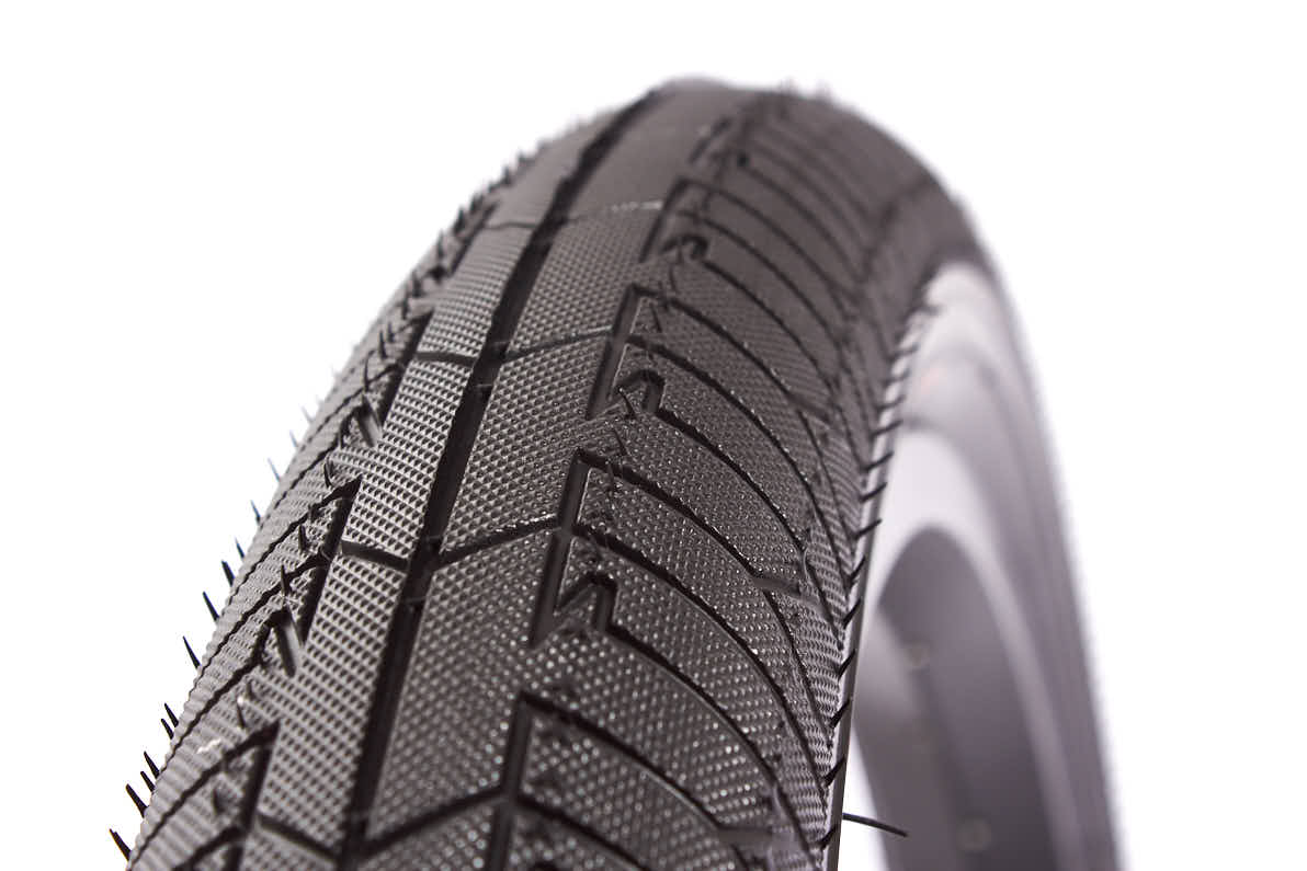Nahaufnahme BMX Reifenprofil Schwarz Nahaufnahme BMX Reifenprofil Schwarz